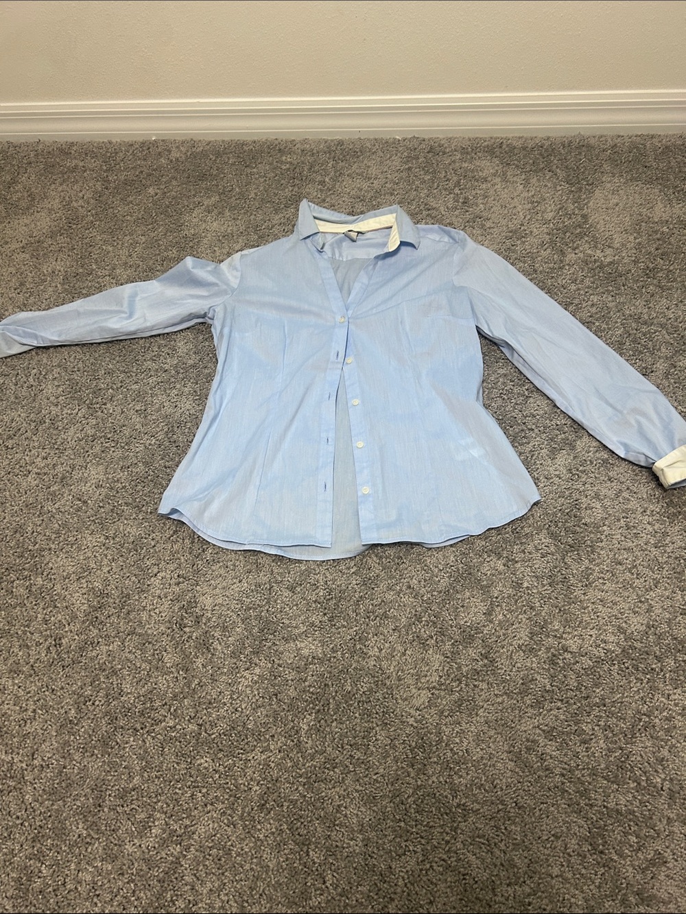 H&M Light Blue Long-Sleeve Button-Down Shirt